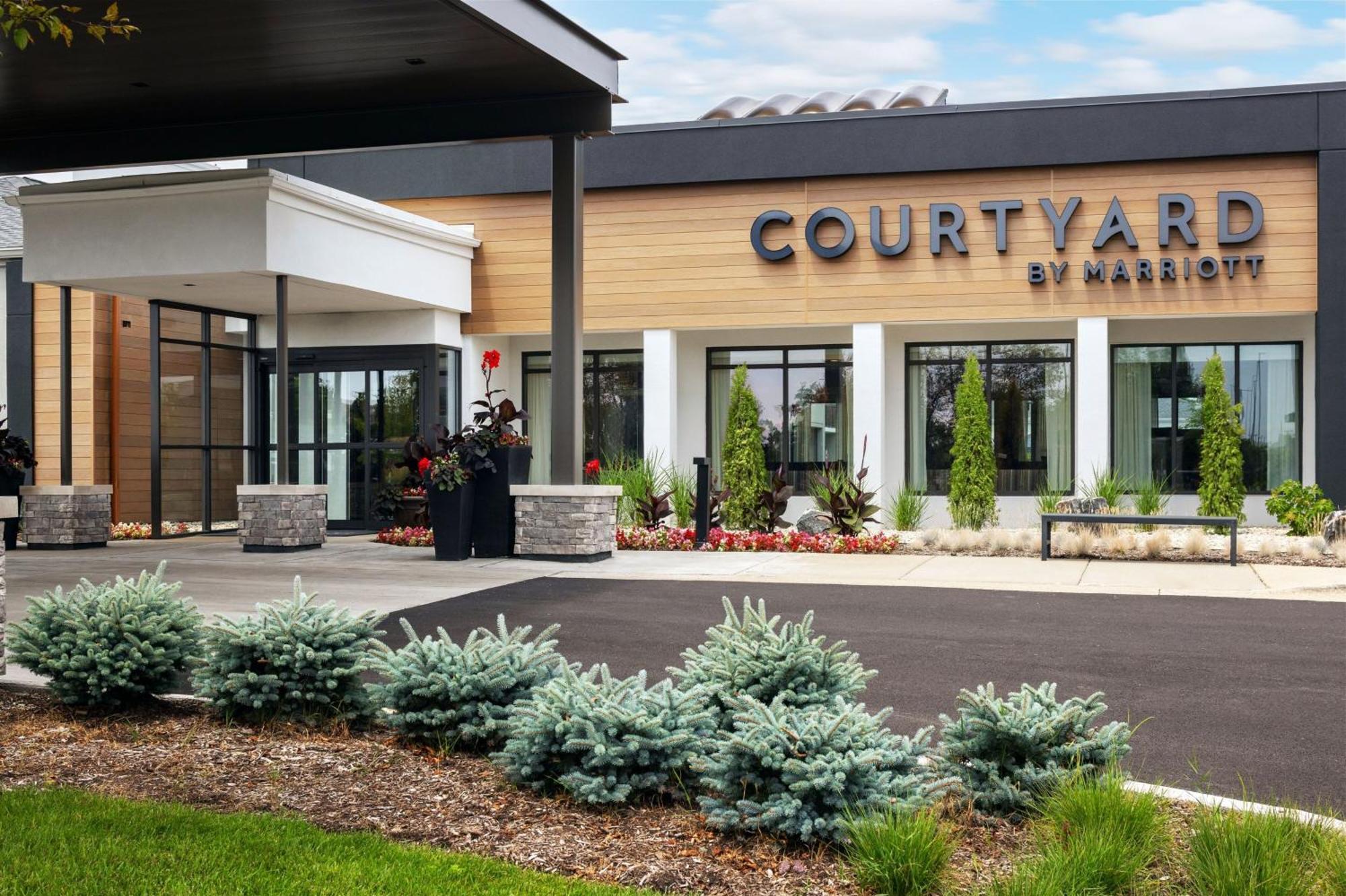 Courtyard By Marriott Chicago / Gurnee