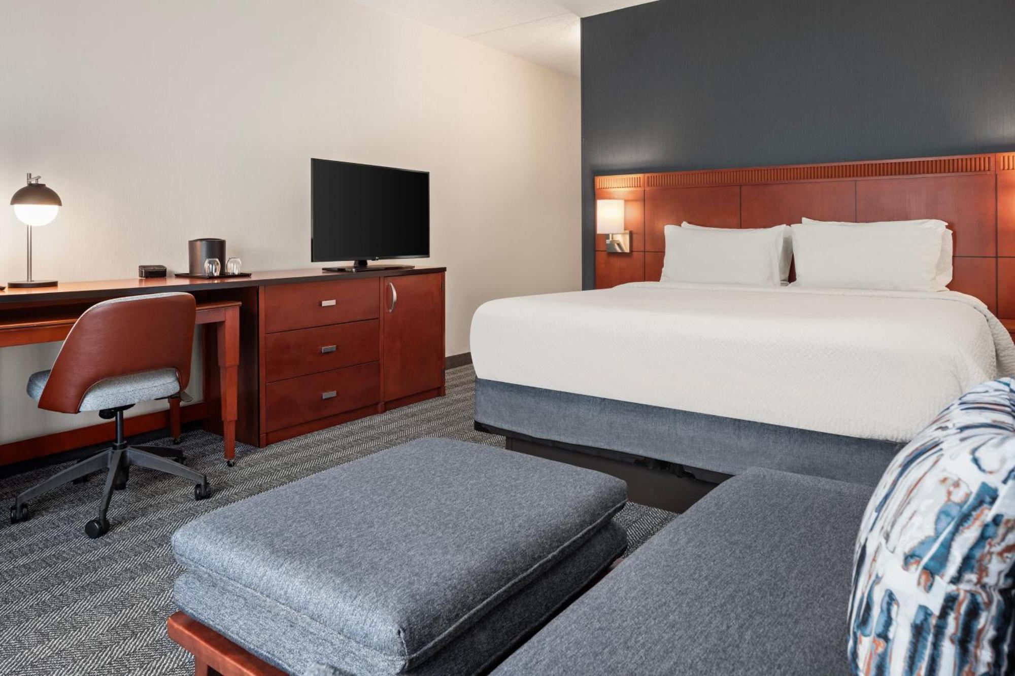 Courtyard By Marriott Chicago / Gurnee Hotel